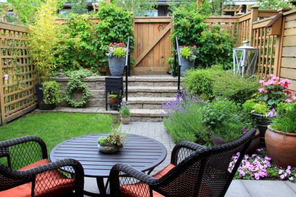 Small Yard Landscaping in O Fallon